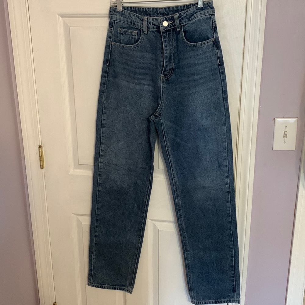 Size 6 blue high waist mom jeans.